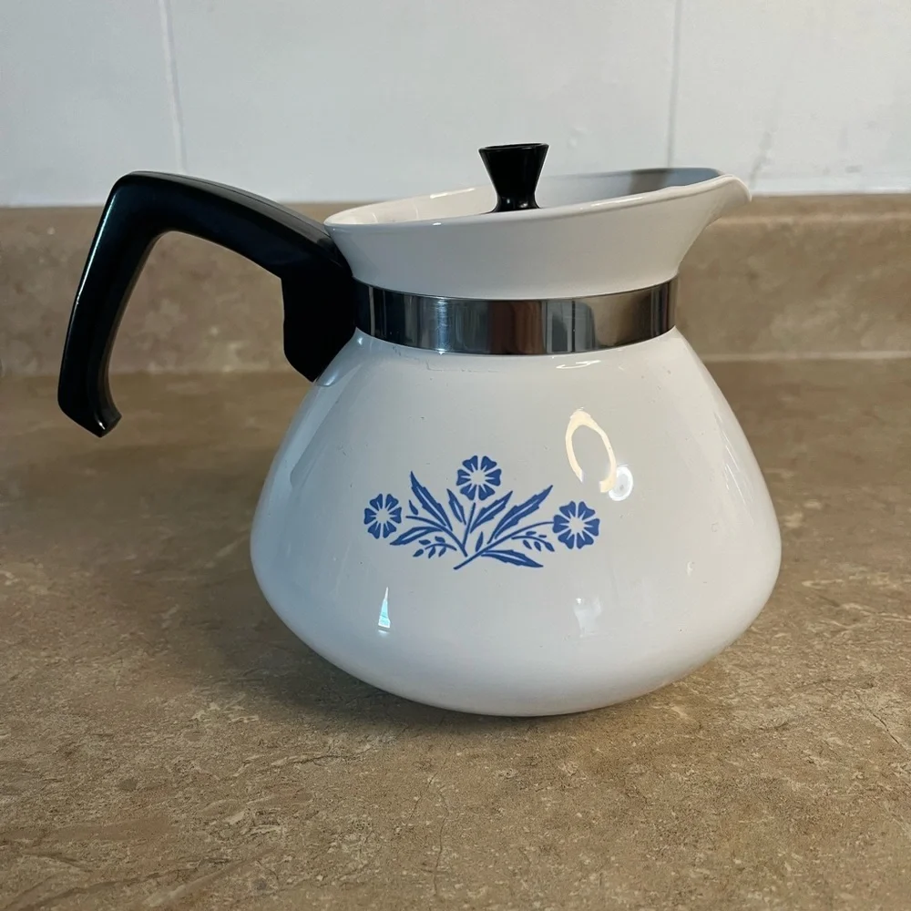Vintage Corning Ware cornflower pot